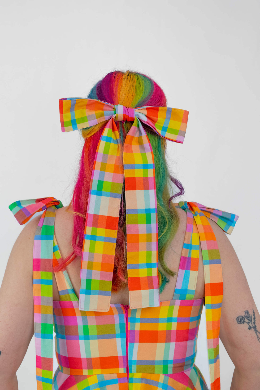HAIR BOW RAINBOW CHECKER
