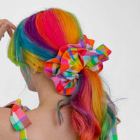 LARGE SCRUNCHIE RAINBOW CHECKER