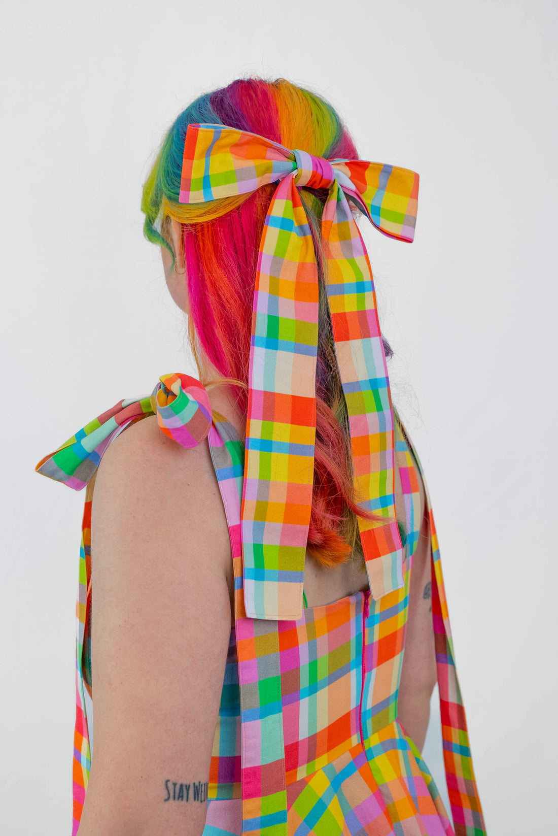 HAIR BOW RAINBOW CHECKER